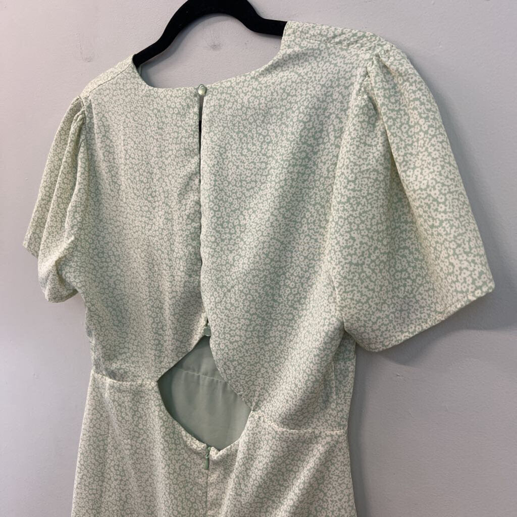 Altar'd State Green/ White Flower Print Short Sleeve Dress Large