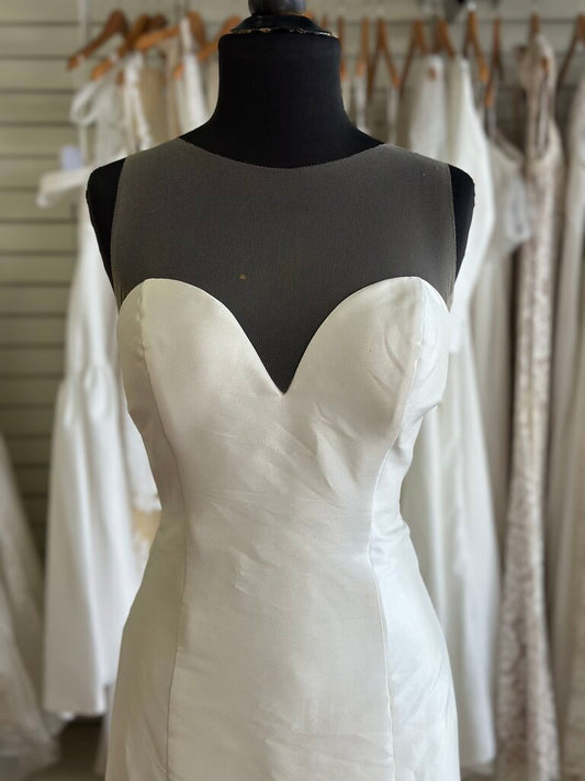 Allure Bridals Ivory Fitted Illusion Neckline Lace Train Bridal Gown 8