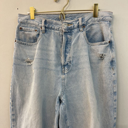 PacSun Light Wash Distressed Wide Leg Dad Jeans 30