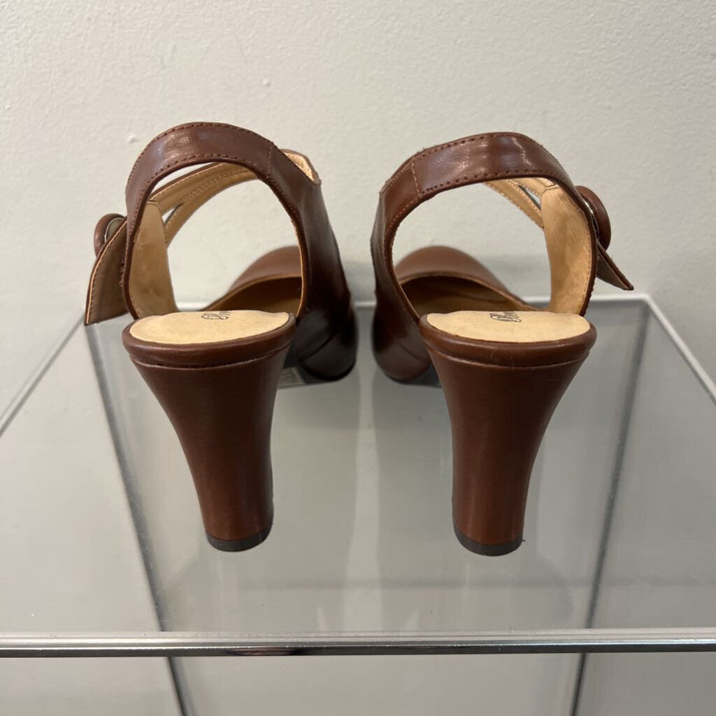 Breckelle's Brown Leather Button Strap Closed Toe Sling Back Heels 9