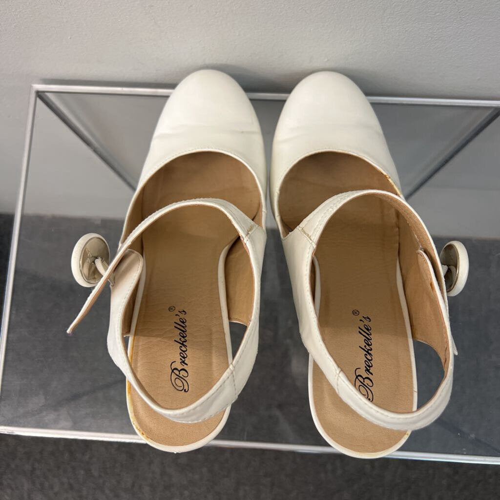 Breckelle's White Leather Button Strap Closed Toe Sling Back Heels 9