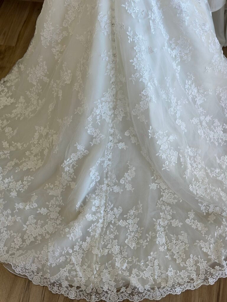 Allure Short Sleeve Lace Wedding Gown 8