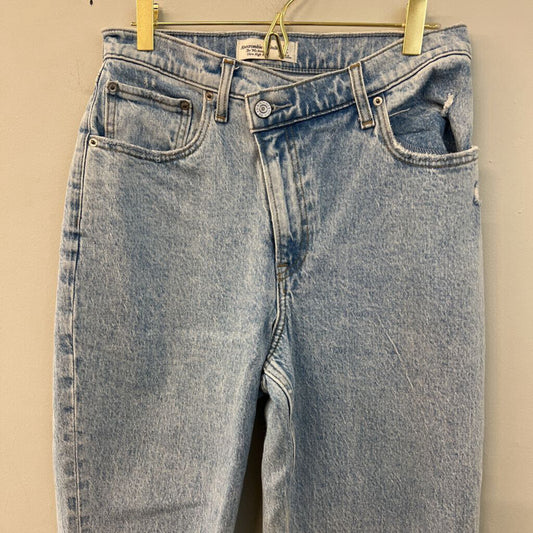 Abercrombie and Fitch Light Wash The 90s Straight Ultra High Rise Jeans 28