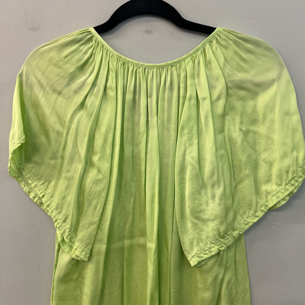 Red Haute Green Short Sleeve Top Medium