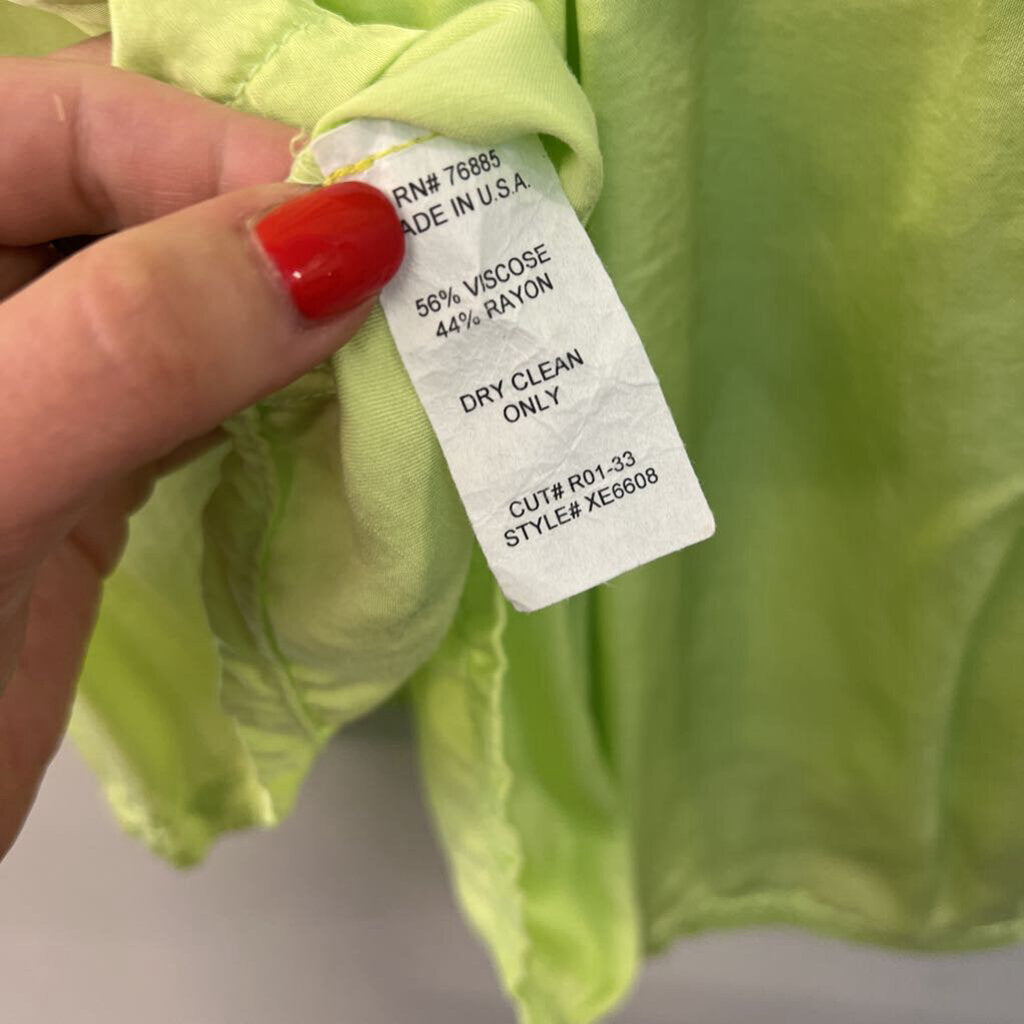 Red Haute Green Short Sleeve Top Medium