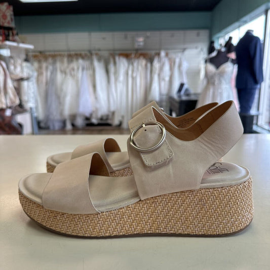 Sofft Beige Platform Ankle Strap Sandals 9.5