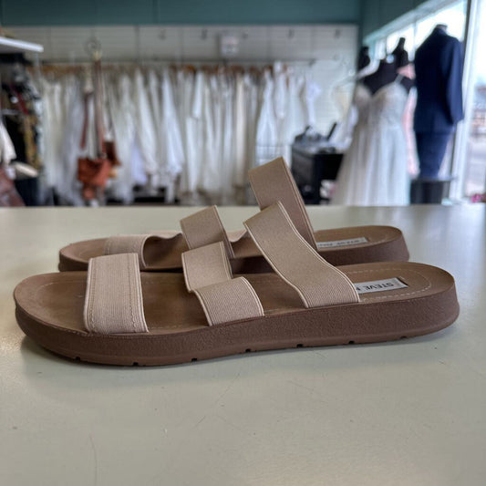 Steve Madden Beige Triple Strap Sandals 10