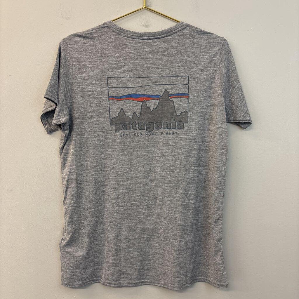 Patagonia Grey Short Sleeve Graphic Tee Large