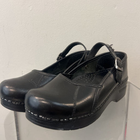 Dansko Black Leather Marcelle Clogs 37