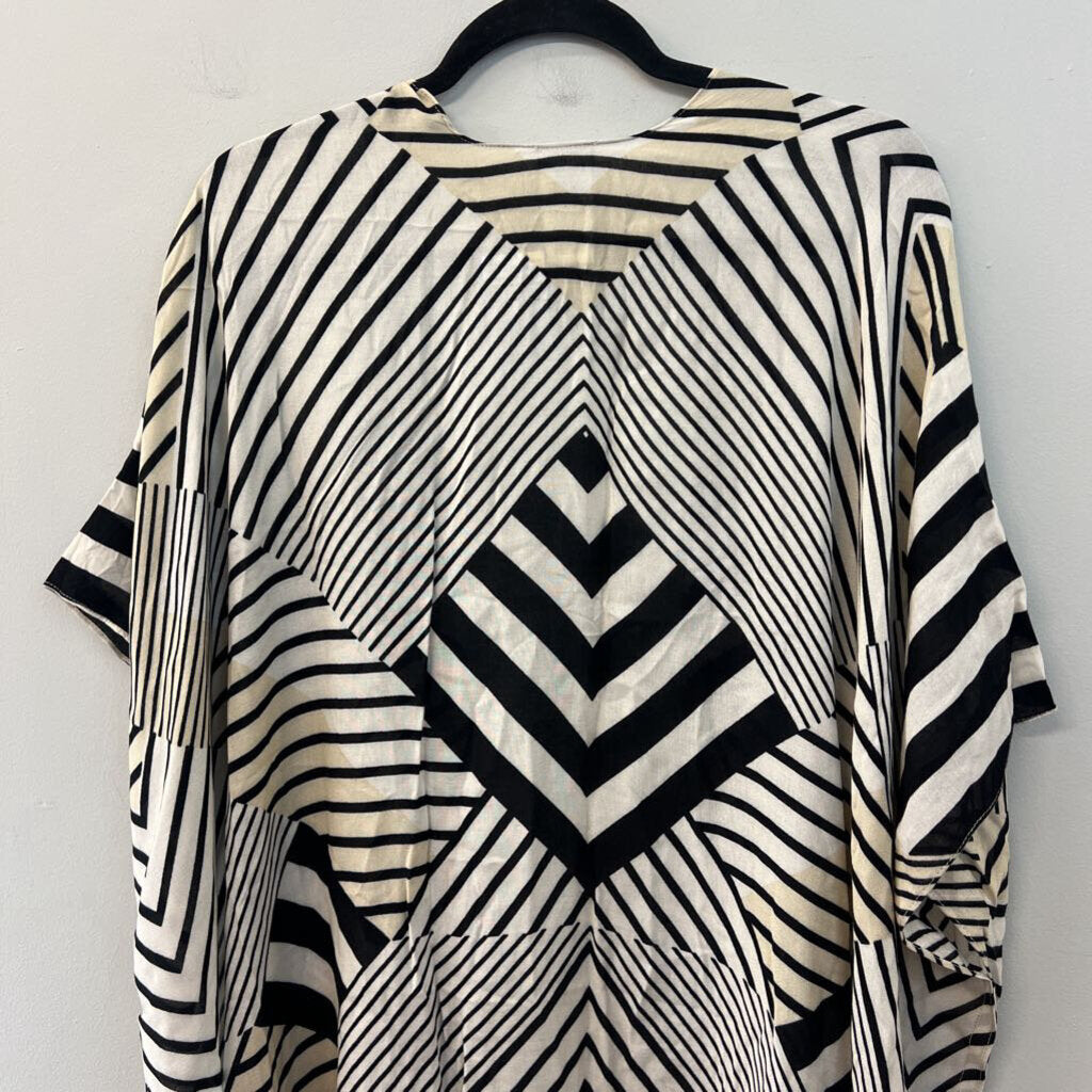Cabi Cream/ Black Print Short Sleeve Open Front Kimono Top One Size