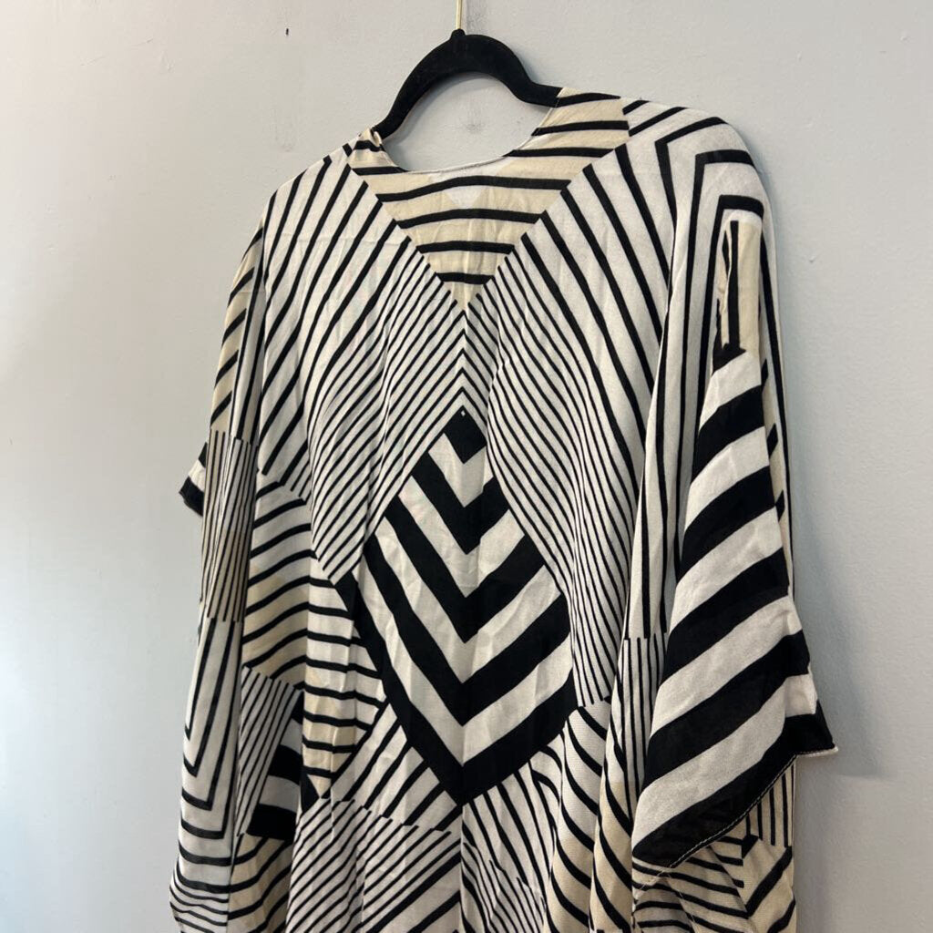Cabi Cream/ Black Print Short Sleeve Open Front Kimono Top One Size