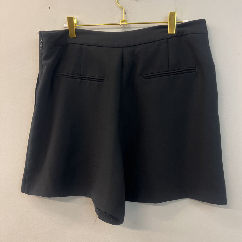 Banana Republic Black High Waisted Trouser Shorts 12