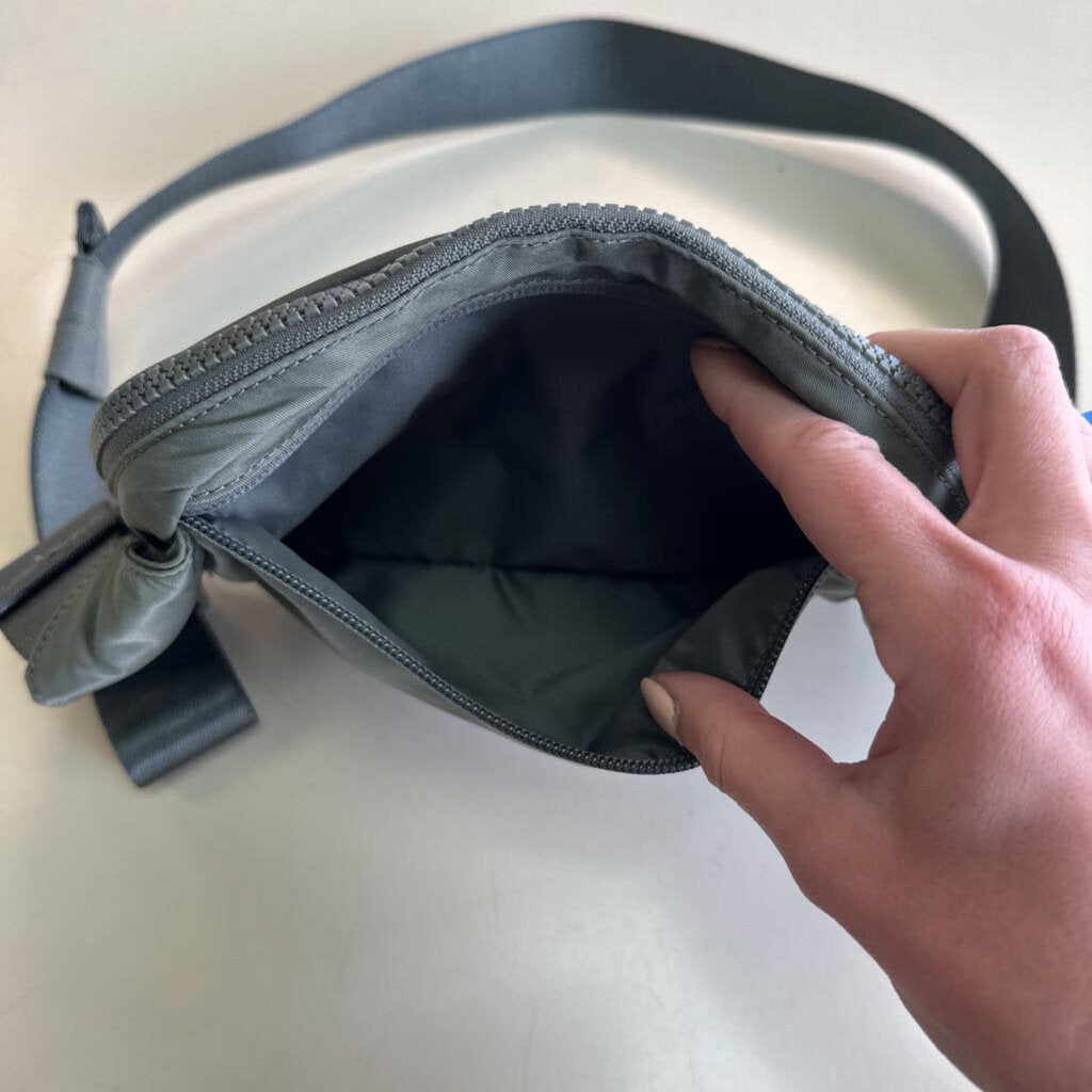 Lululemon Green Everywhere Belt Bag