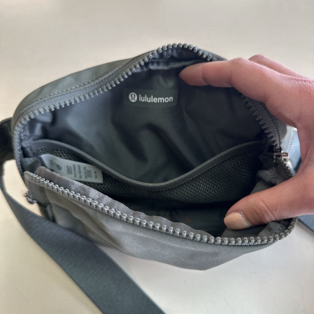 Lululemon Green Everywhere Belt Bag