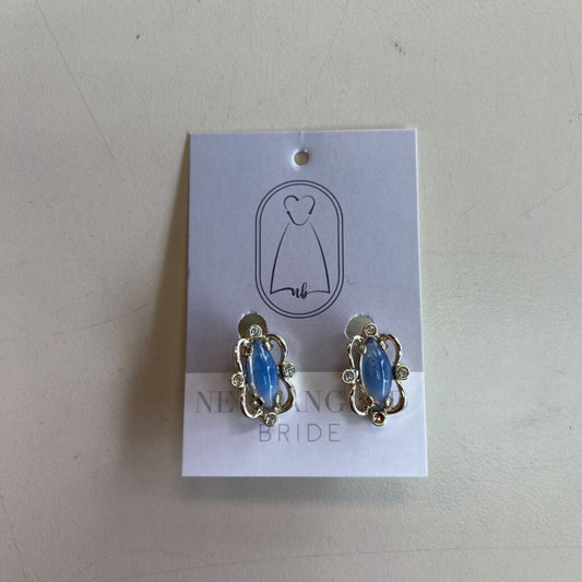 Vintage Sarah Coventry Iridescent Clip On Earrings
