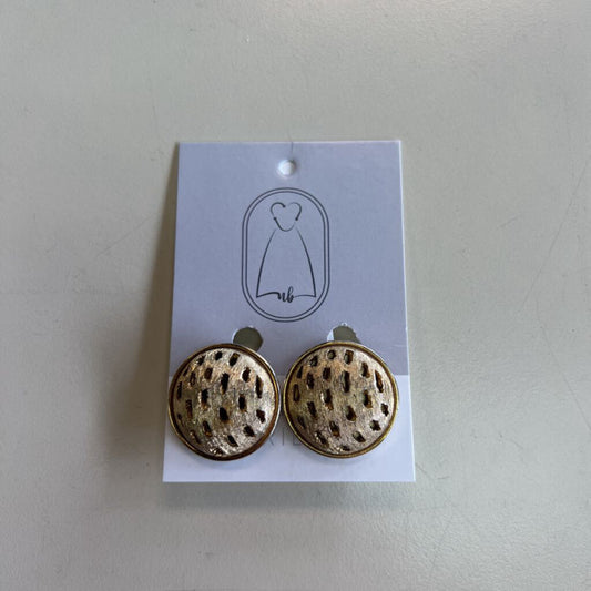 Vintage Gold Waffle Round Clip On Earring