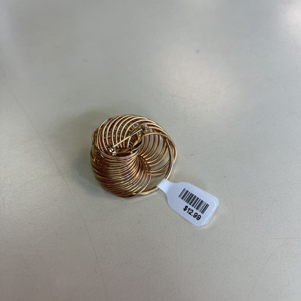 Gold Tone Wire Circular Brooch