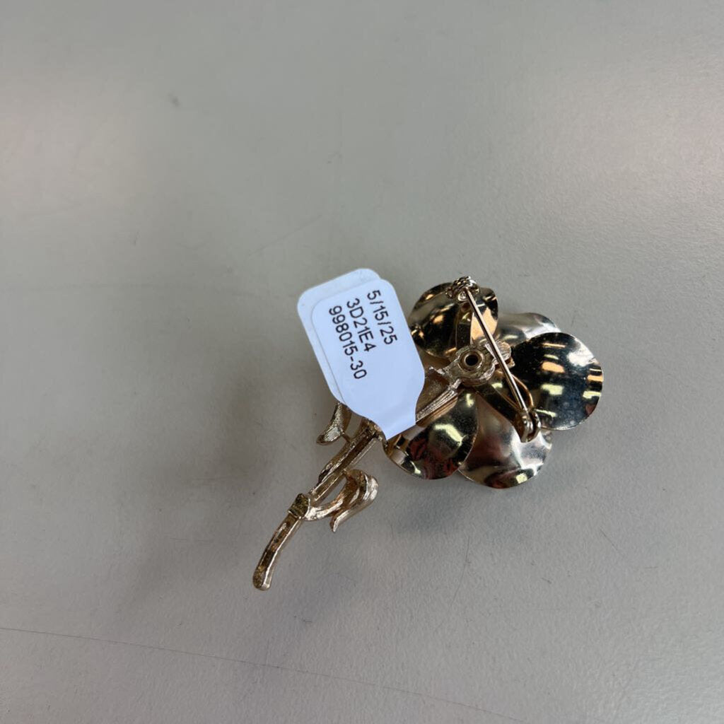 Vintage Gold Toned Flower Brooch
