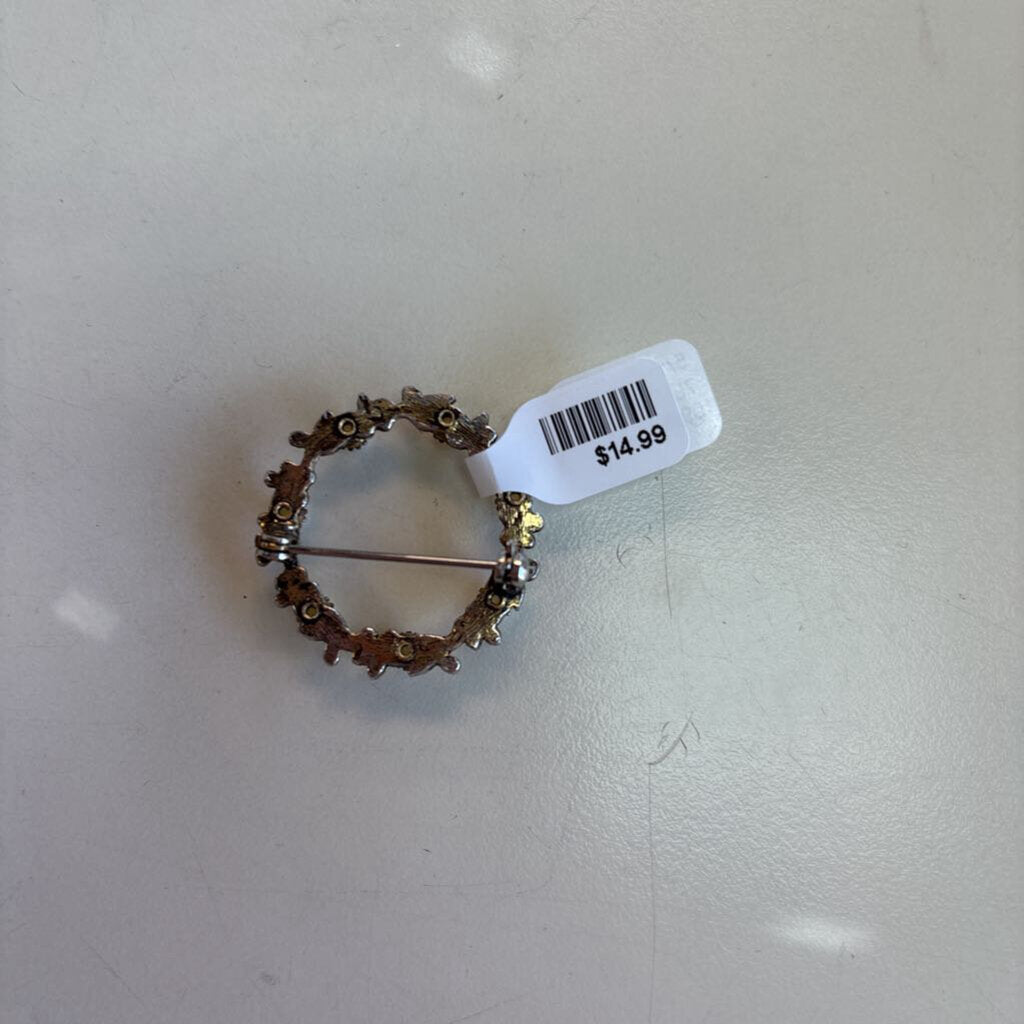 Vintage Ring of Pearls Pin