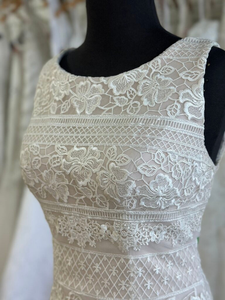 Maggie Sottero Key Hole Back Lace Dress 12