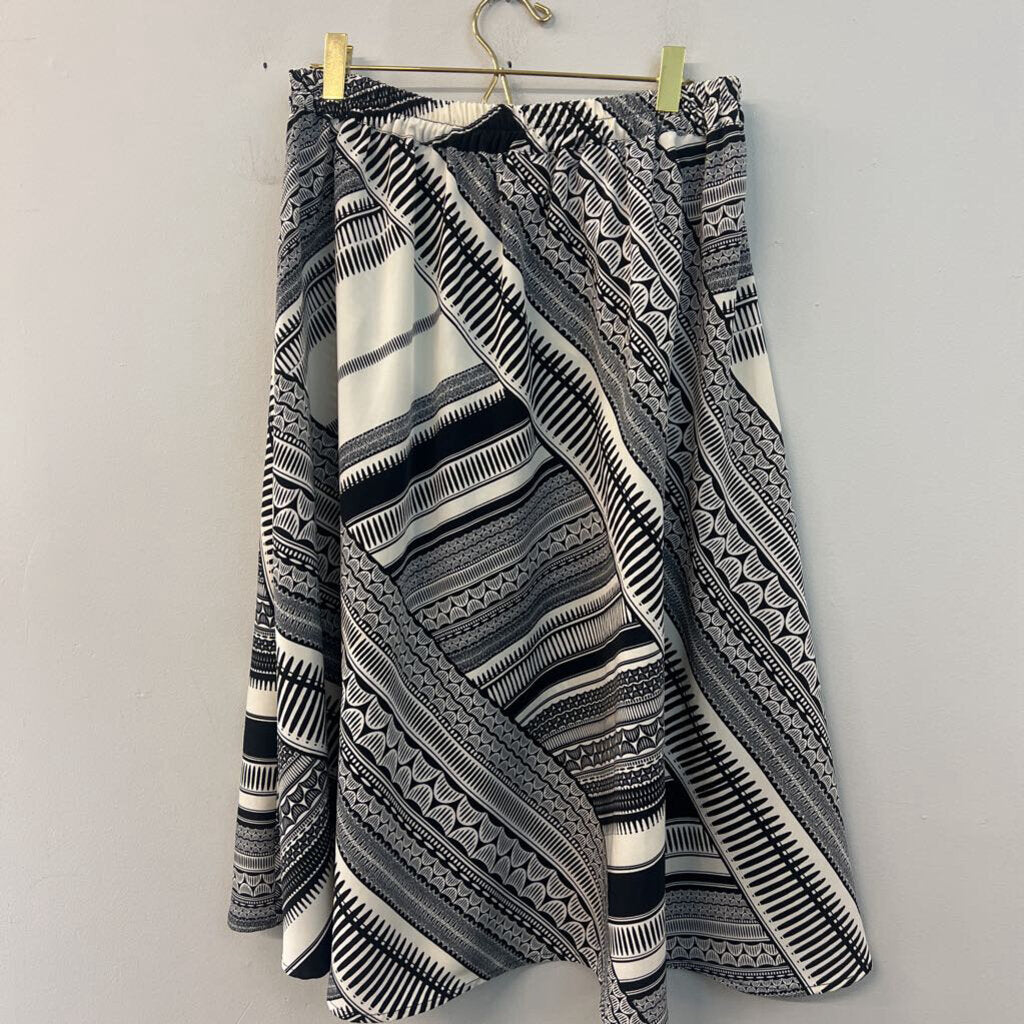 Black/ White Print Midi Skirt Extra Small