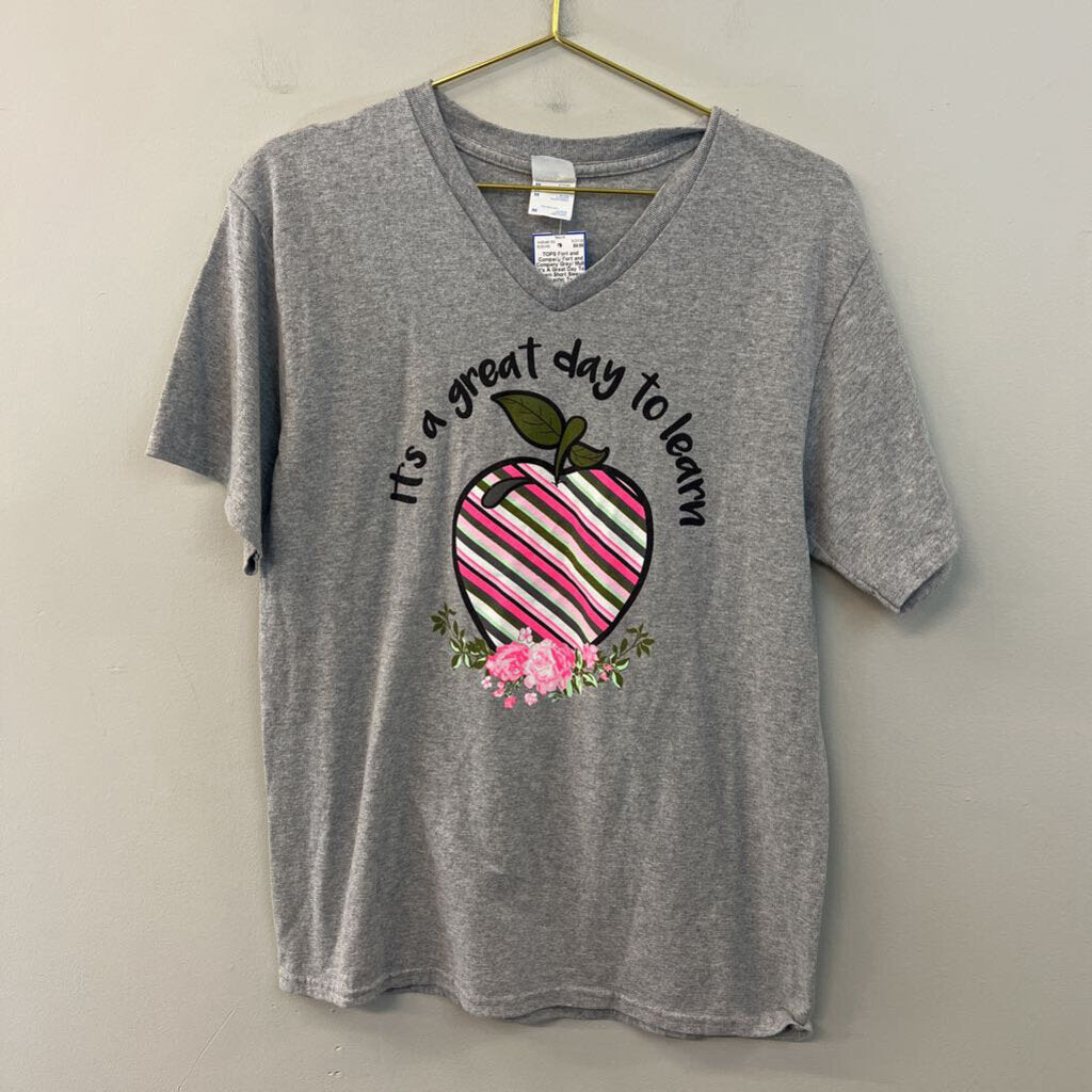 Port and Company Grey/ Multi It's A Great Day To Learn Short Sleeve Graphic Tee Medium
