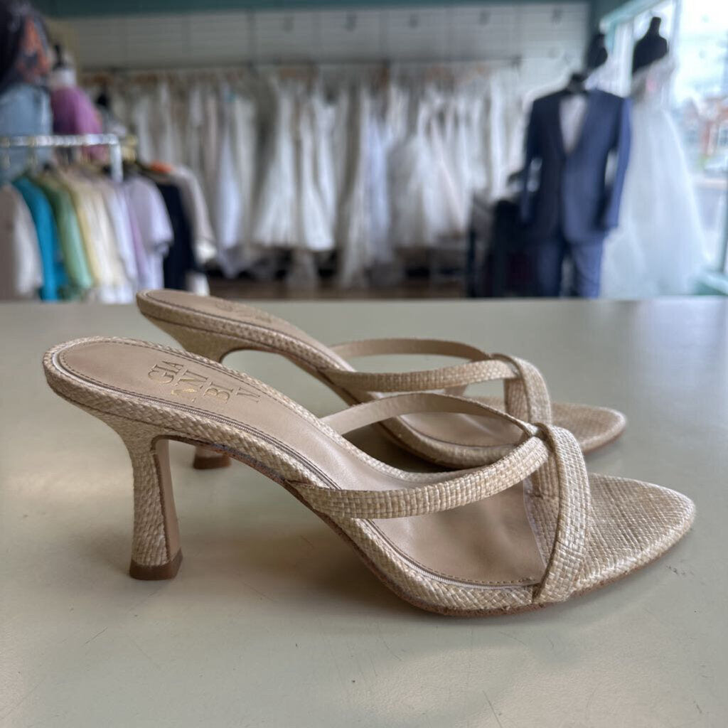 Gianni Bini Beige Woven Strappy Heel Sandals 7