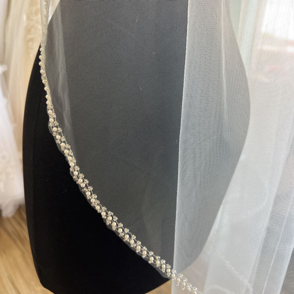 Marionat 42" Beaded Pearl Edge Veil