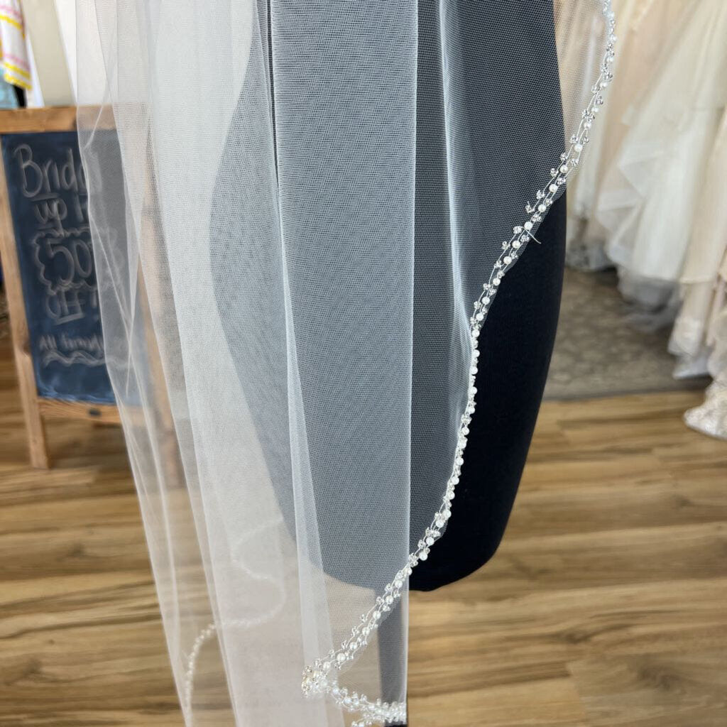 Marionat 42" Beaded Pearl Edge Veil
