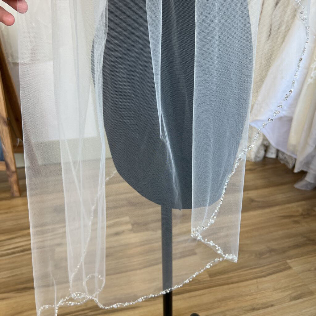 Marionat Beaded Edge Veil