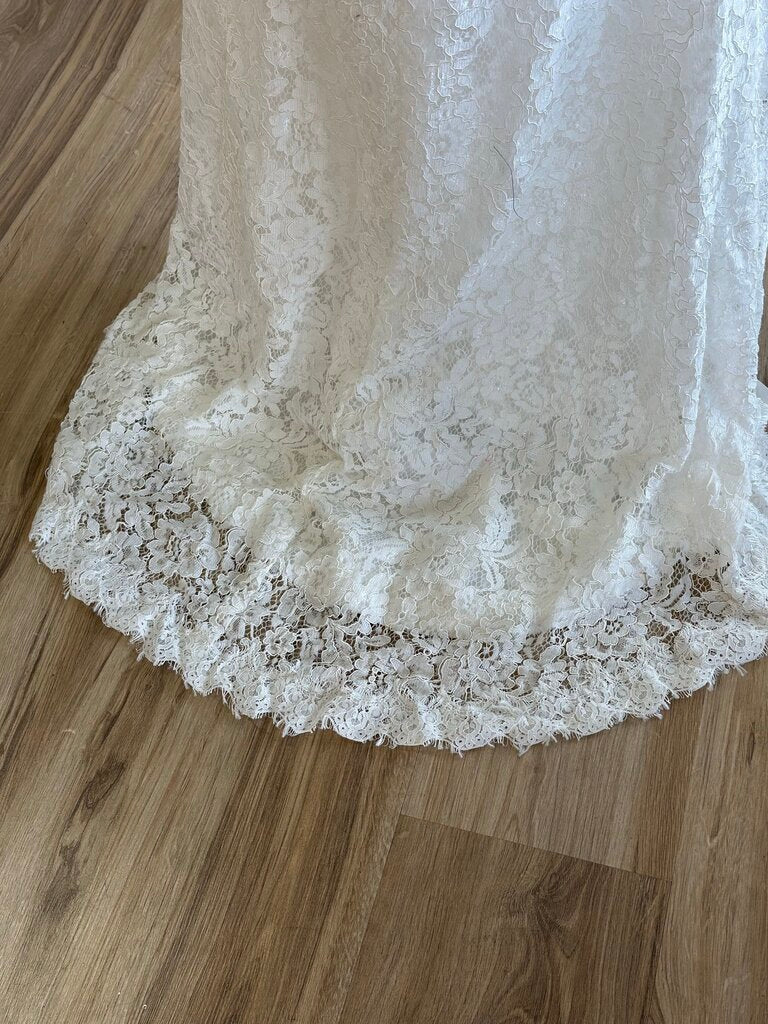 Ivory Lace Sheath V-Neck Bridal Gown 8