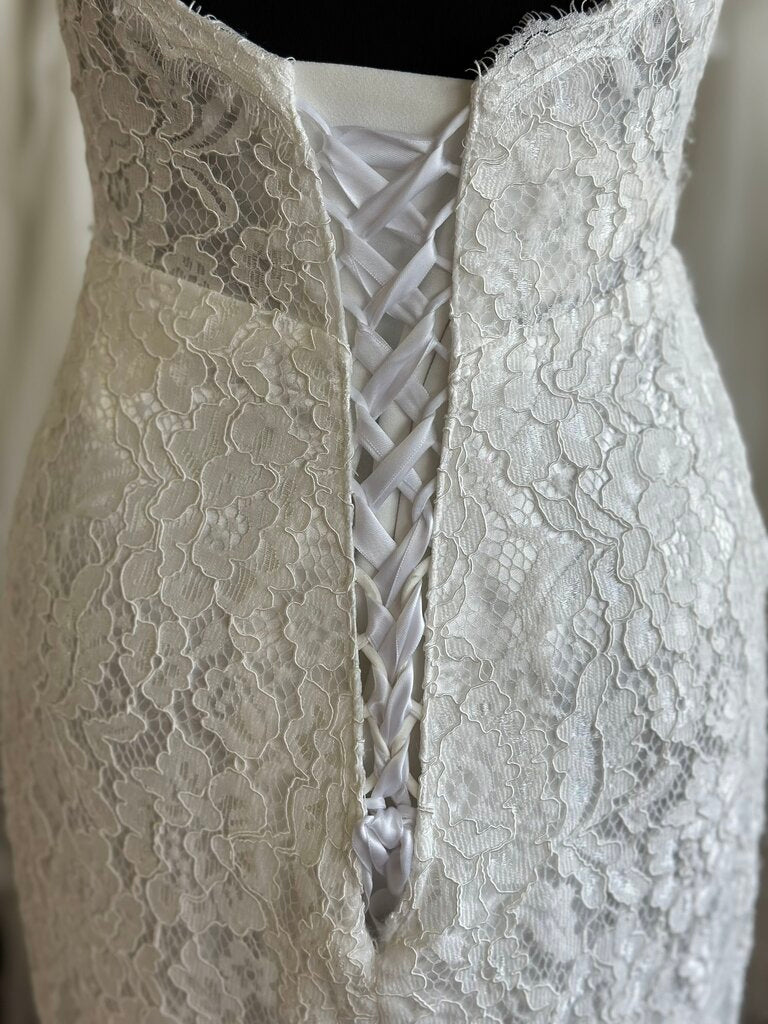 Ivory Lace Sheath V-Neck Bridal Gown 8