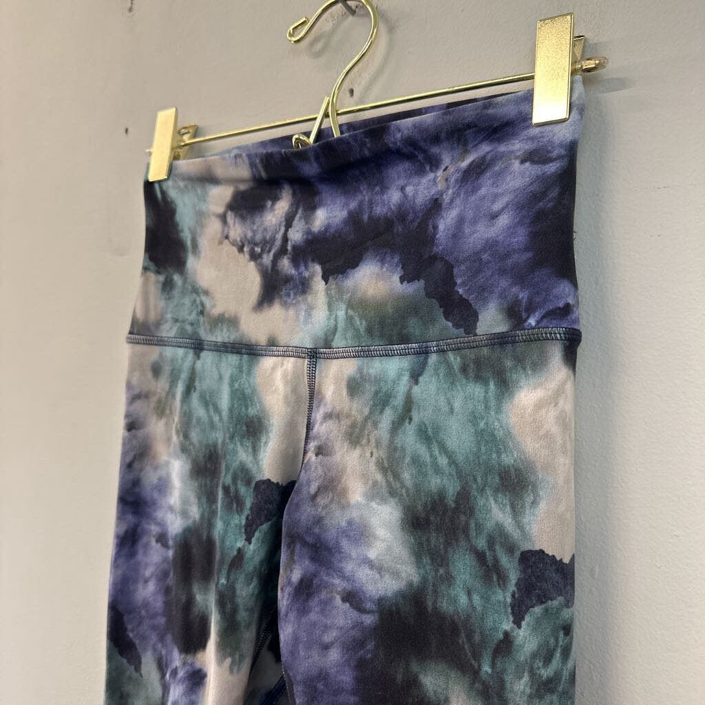Lululemon Blue/ Multi Print Cropped Leggings 4