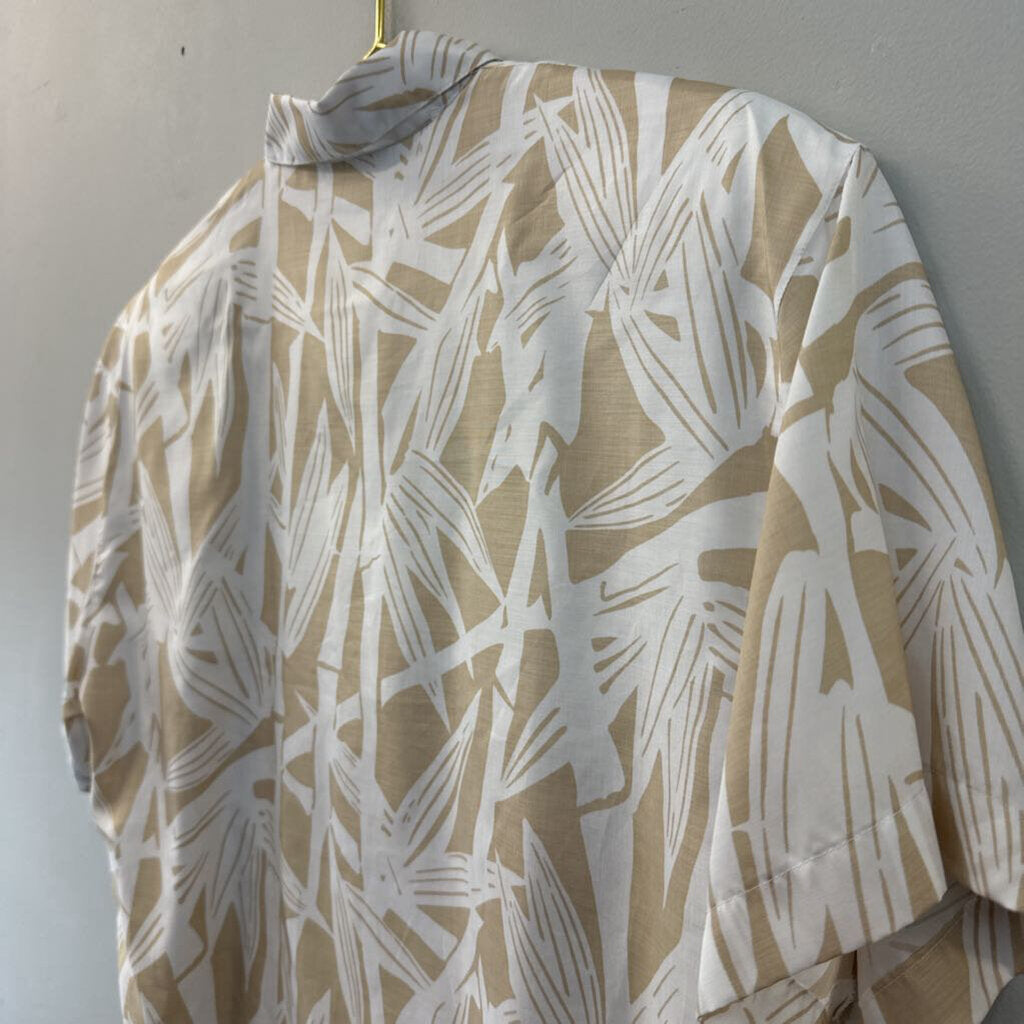 Vintage Jones New York Beige/ White Print Short Sleeve Button Down Top 10