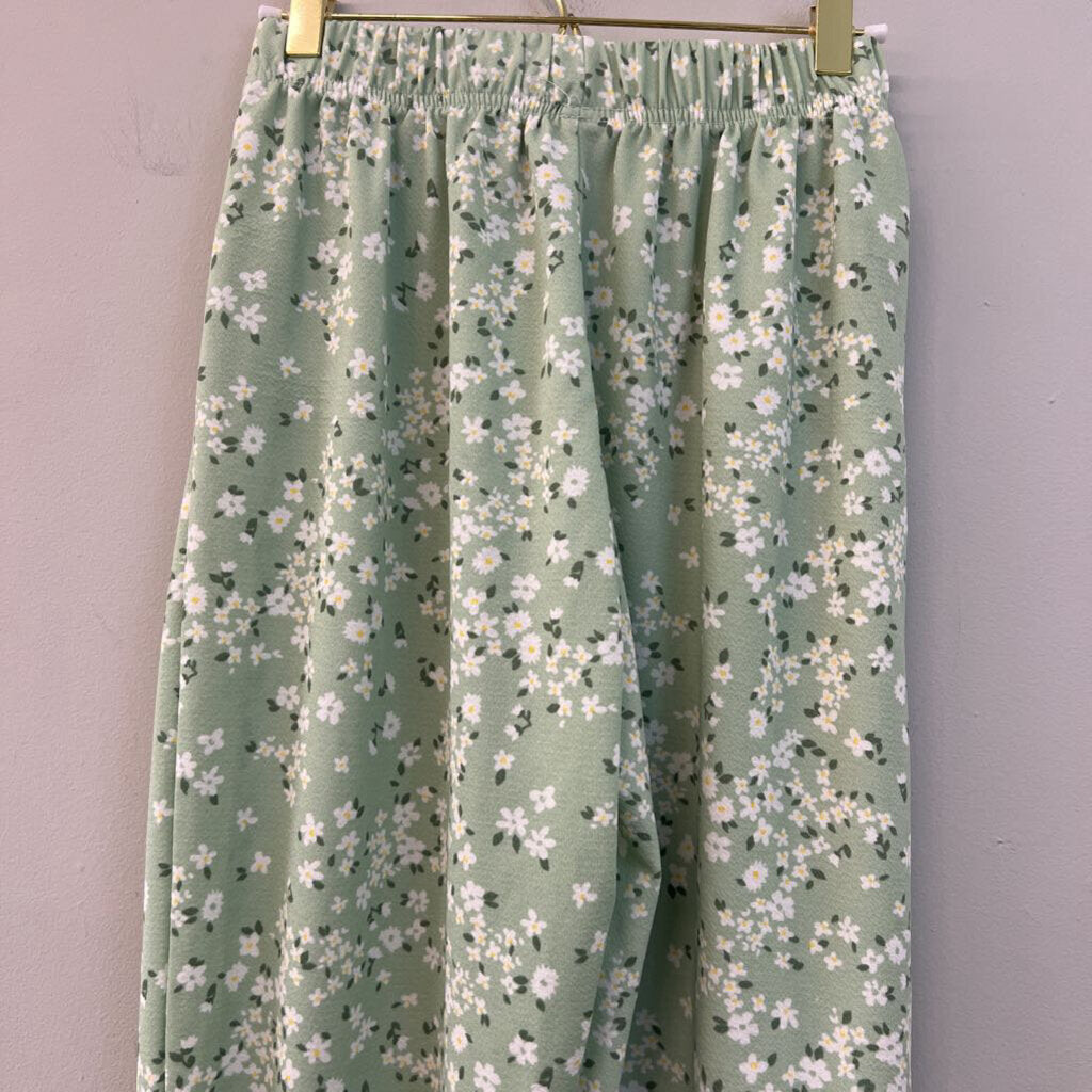 Green/ White Flower Print Pull On Pants Small