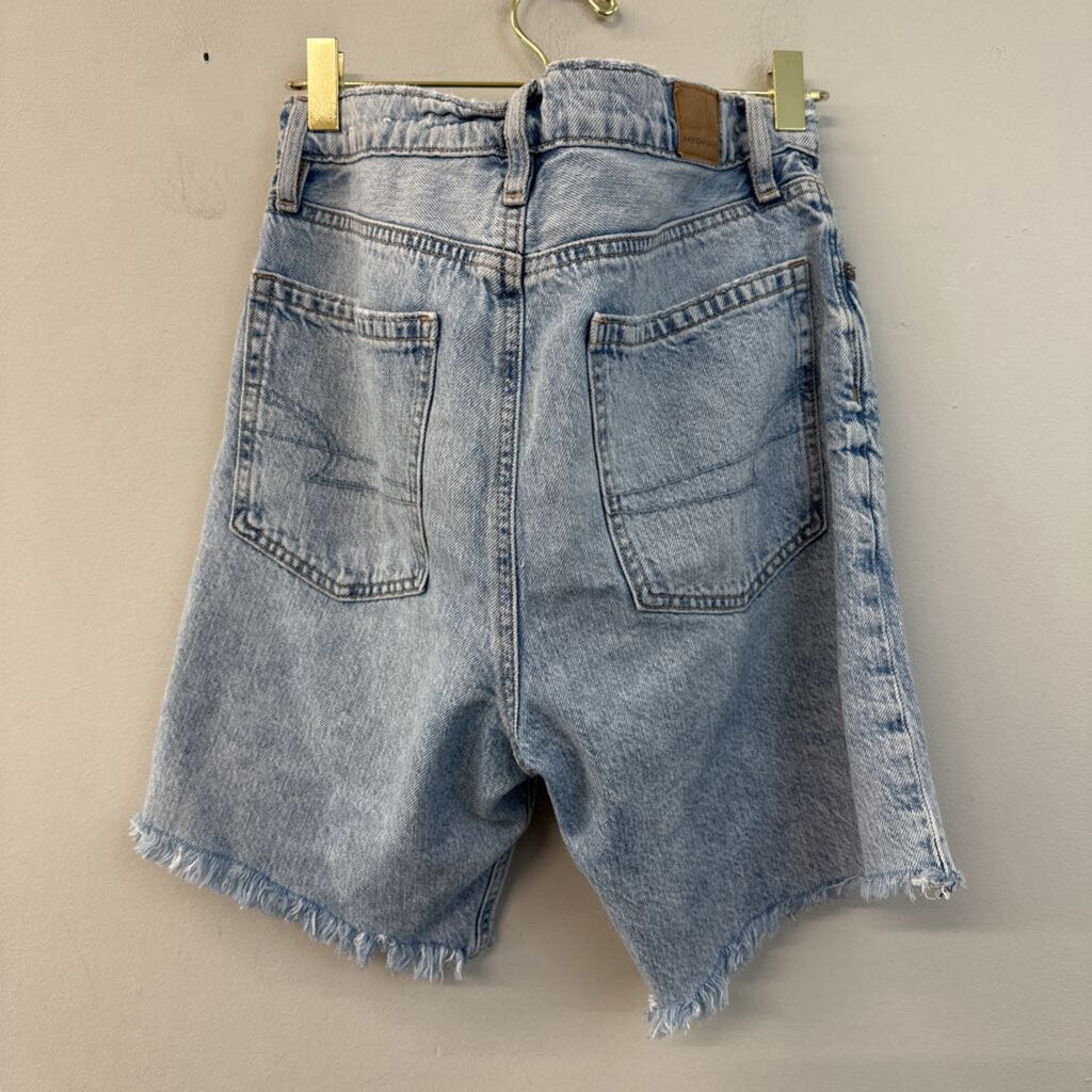 American Eagle Light Wash Skater Denim Shorts 2