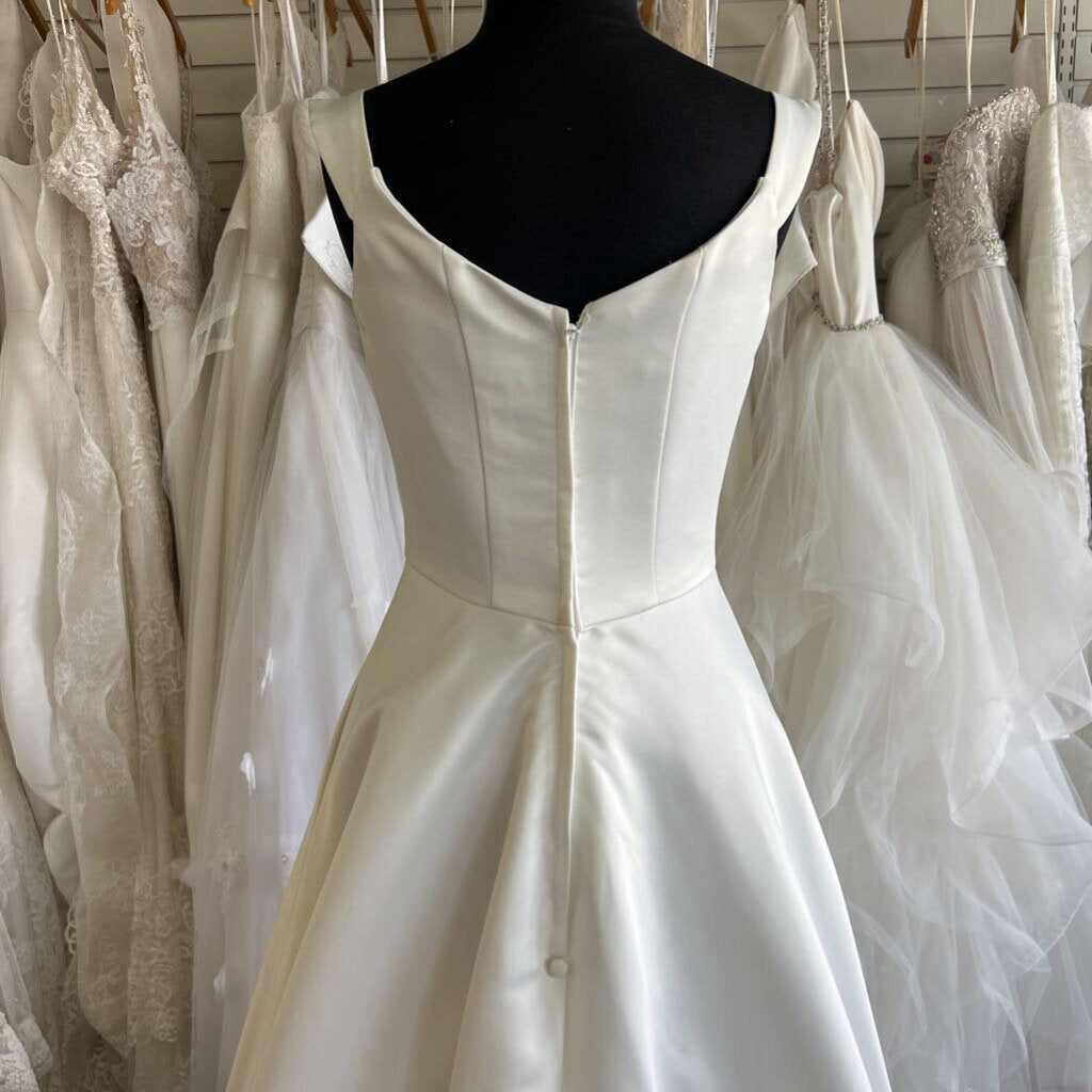 Cristiano Lucci Satin A-Line Plunge Bridal Dress 12