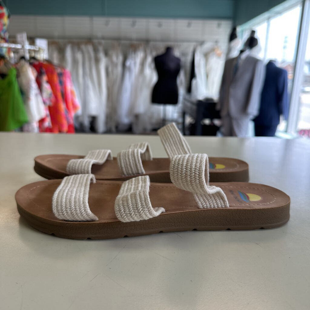 Maui Island Brown/ Cream Triple Strap Sandals 9