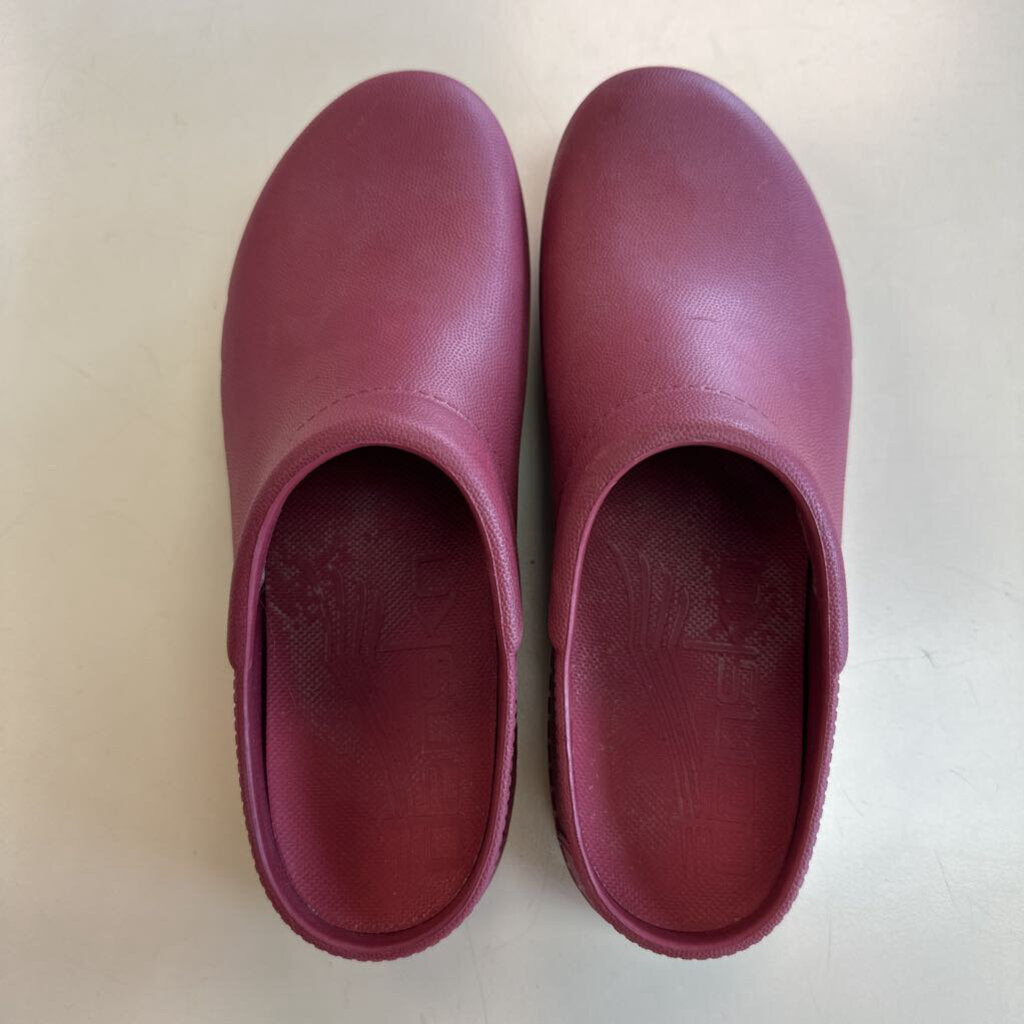 Dansko Kane Burgundy Slip On Mule Clogs 40