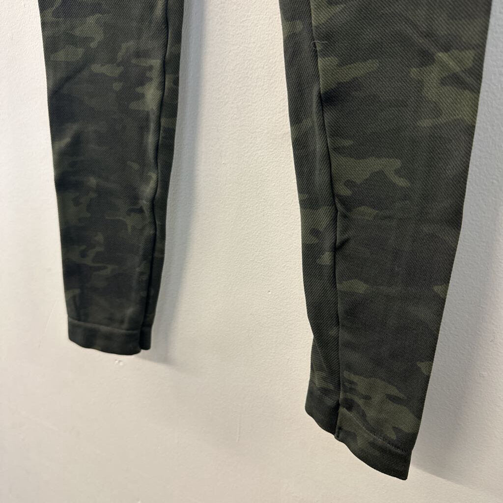 Spanx Green Camo Print Leggings Small