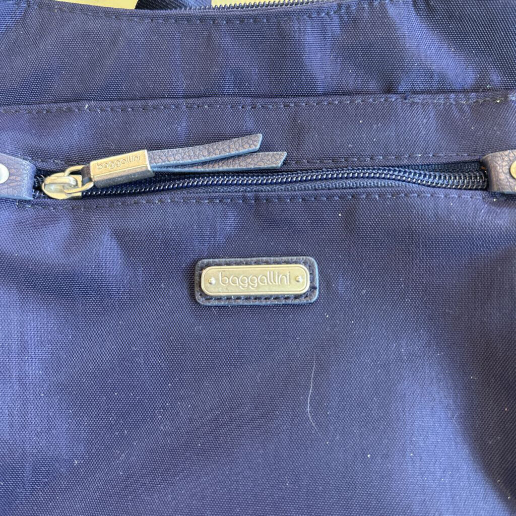 Baggallini Blue Crossbody Purse