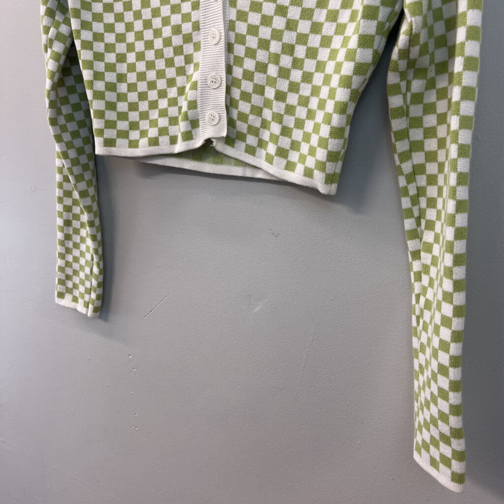 Vestique Green/ White Checkered Cropped Button Down Small