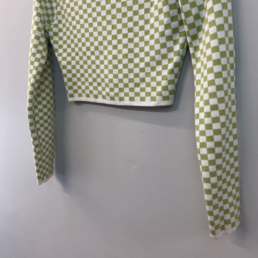 Vestique Green/ White Checkered Cropped Button Down Small