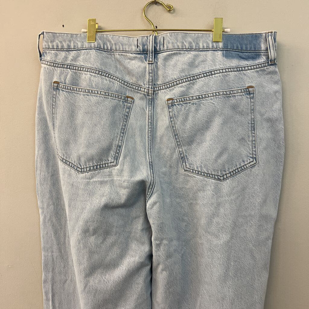 Abercrombie and Fitch Light Wash High Rise The Wide Leg Jeans 33