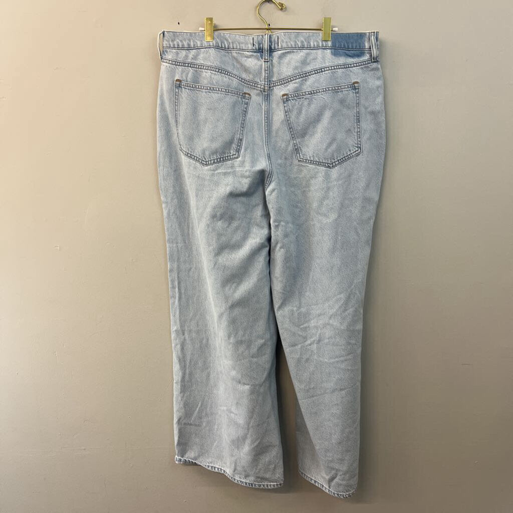 Abercrombie and Fitch Light Wash High Rise The Wide Leg Jeans 33