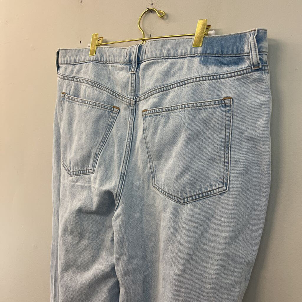Abercrombie and Fitch Light Wash High Rise The Wide Leg Jeans 33