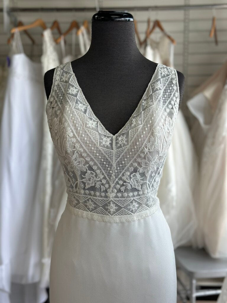 Lillian West Ivory Lace Top Fitted Bridal Gown 14
