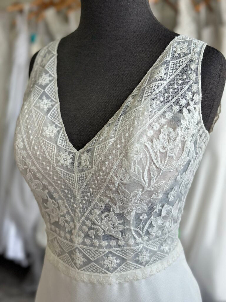 Lillian West Ivory Lace Top Fitted Bridal Gown 14