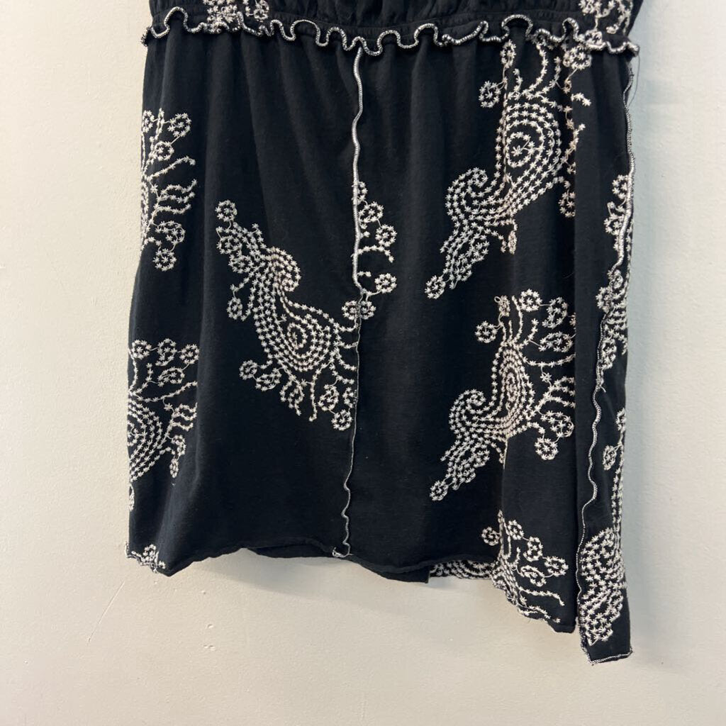 BCBG Black/ White Embroidered Print Tank Top Large