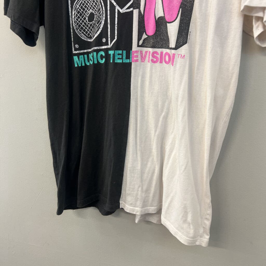 Hollister Grey/ White MTV Short Sleeve Graphic Tee Medium